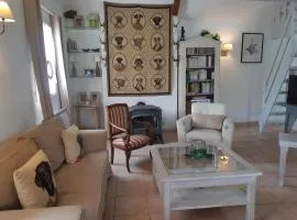 Gîte confortable proche Moulins avec jardin & poêle à bois - FR-1-489-463