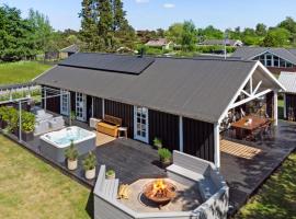 Awesome Home In Rødby With Sauna, wellness hotel v destinaci Rodby
