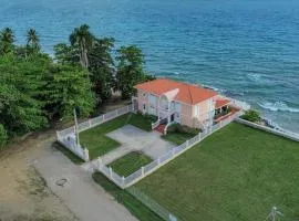 La Rinconada Beachfront Retreat