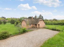 Gorgeous Home In Henne With Kitchen, hotel a Henne Strand