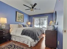 SnowDen - Pool, Gym, Hiking, Fireplace!