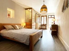 Chambres d'hôtes avec entrée privative au calme dans maison de village au-villard