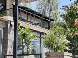 Bhurban Valley Cottages 3, hotel with parking in Bhurban