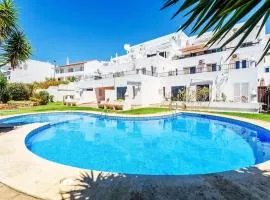 Albufeira - Sun, Pool and Marina View!