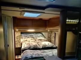 Przyczepy u Marcela Dulczetto Camp，位于亚斯塔尔尼亚的豪华帐篷营地