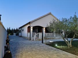 Kuća za odmor Pixie, hotel u gradu Vrsi