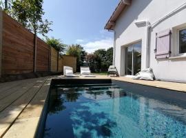 Oïhana Villa & Suites - Piscine chauffée - 4km de la plage, hotel a Labenne