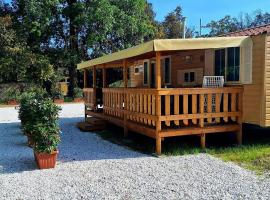 Comfortable campsite-chalet G12 Tuscany near sea, hotell Viareggios