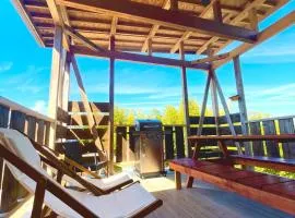 西海岸オーガニック小麦畑1200坪眺望FarmStayYululu、洲本市のホステル