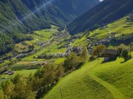 Alpenblick Lodge Tscholl