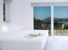 Villas Harriet - With Sea View and near the sea