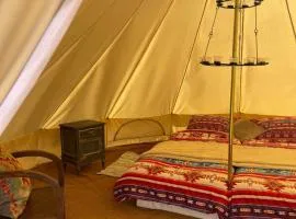 twinspringsglamping、アルモドバルのグランピング施設