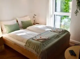 Stilvolle Wohnung mit Balkon & Parkplatz