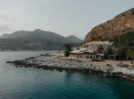 Kourmas Suites