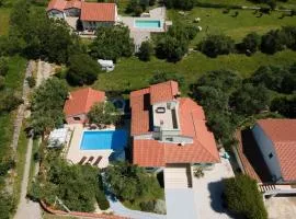Ferienhaus mit Privatpool für 10 Personen ca 210 qm in Peruski, Istrien Bucht von Raša