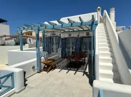 Sea view house in the center of Tinos