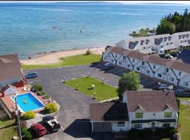Bridgeview Motel, khách sạn ở Mackinaw City