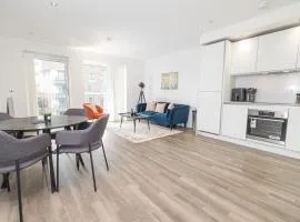 City Escape - Royal Wharf