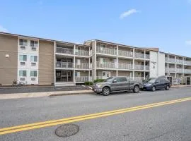 2 Bedroom Bayside Condo with Pool in OCMD