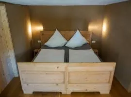 5Sterne Ferienwohnung im Fachwerk mit Bergblick in Alleinlage und großem Garten, Infrarotkabine