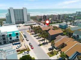 2 Bed 2 Bath 1st Floor Condo By Beach w Pool