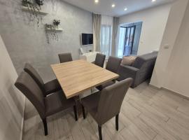 Apartment Rika, hotel di Omis