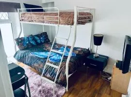 Double bed room in a Peaceful home