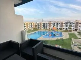 appartement moderne vue piscine