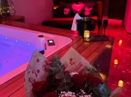 SUITE 785 Chambre Jacuzzi Sauna