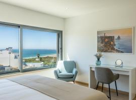 Silver Coast Beach Villa-Casa de Luxo com Piscina e Vista Mar, хотел в Луриня