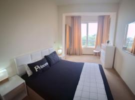 golden sands flat 147, hotel in Goudstrand