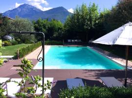 Ibiscus lago di Como、ドンゴのホテル