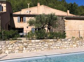 Entre lavande et oliviers, hotel u gradu Plaisians