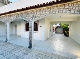 Casa Jardim Colorado, hotel in Vila Velha