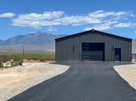Barndominium Desert Escape, hotel v destinaci Pahrump