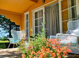 Metsatuule puhkeküla, hotel en Hiiumaa