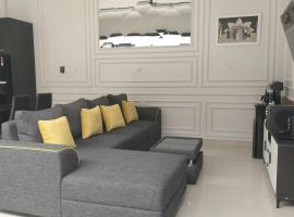 Villa galunggung rooftop Tasikmalaya, hotel a Cireungit