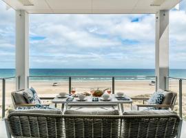 The Esplanade - Luxuriously Styled New 3 Bed Apt, ξενοδοχείο σε Moana