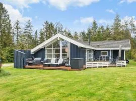 3 Bedroom Nice Home In Bording
