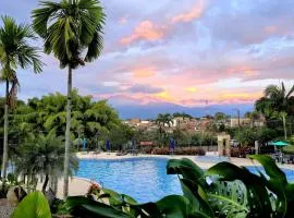 Apartamento Privado Vacacional a 5m del Aeropuerto, 20 minutos del Parque del Cafe y Centro de Armenia con 4 Piscinas, 3 Jacuzzi, Sauna By Molca Xperiences 3H