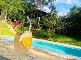 Chalé Rio Piscina Cozinha Área de Lazer Pertinho da CidadeMaravilha