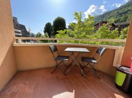 La Stella Bilocale con balcone, pet-friendly hotel in Ponte di Legno