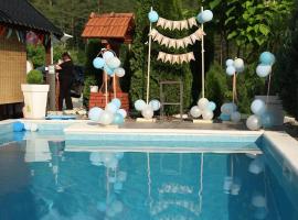 Vikendica sa bazenom – hotel w mieście Wiszegrad