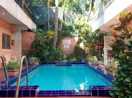 Towne Hotel, Hotel in Nassau