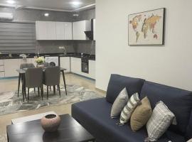 2 bed 2 bath luxury apartment East Legon Accra, ξενοδοχείο σε Accra