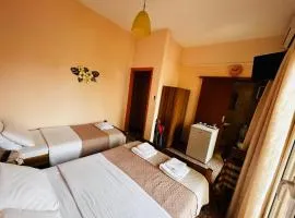 Retro Rooms