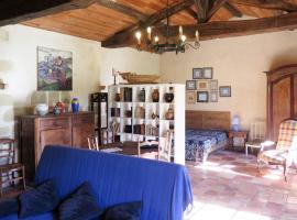 Holiday Home Marquefabe by Interhome, hotel i Puymiclan