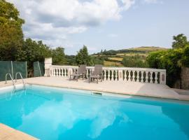 Holiday Home Le Noyer by Interhome, hotel di Épertully