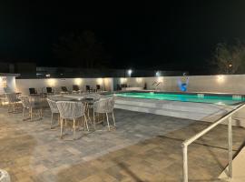 Deluxe Inn & Suites, hotell i Brownsville