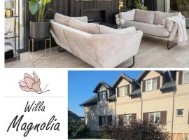 Willa Magnolia - pokoje i apartamenty nad morzem - pokój zabaw - rowery, hotel i Jantar